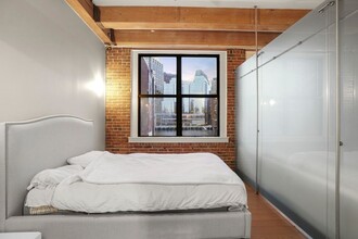 33 Sleeper St, Unit 403 in Boston, MA - Building Photo - Building Photo