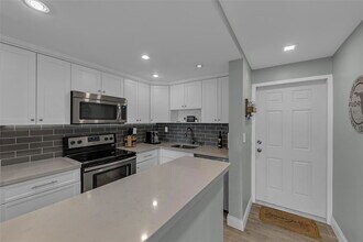 611 NE 14th Ave in Fort Lauderdale, FL - Building Photo - Building Photo