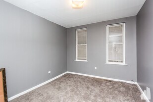 1022 W Fry St, Unit 1R in Chicago, IL - Building Photo