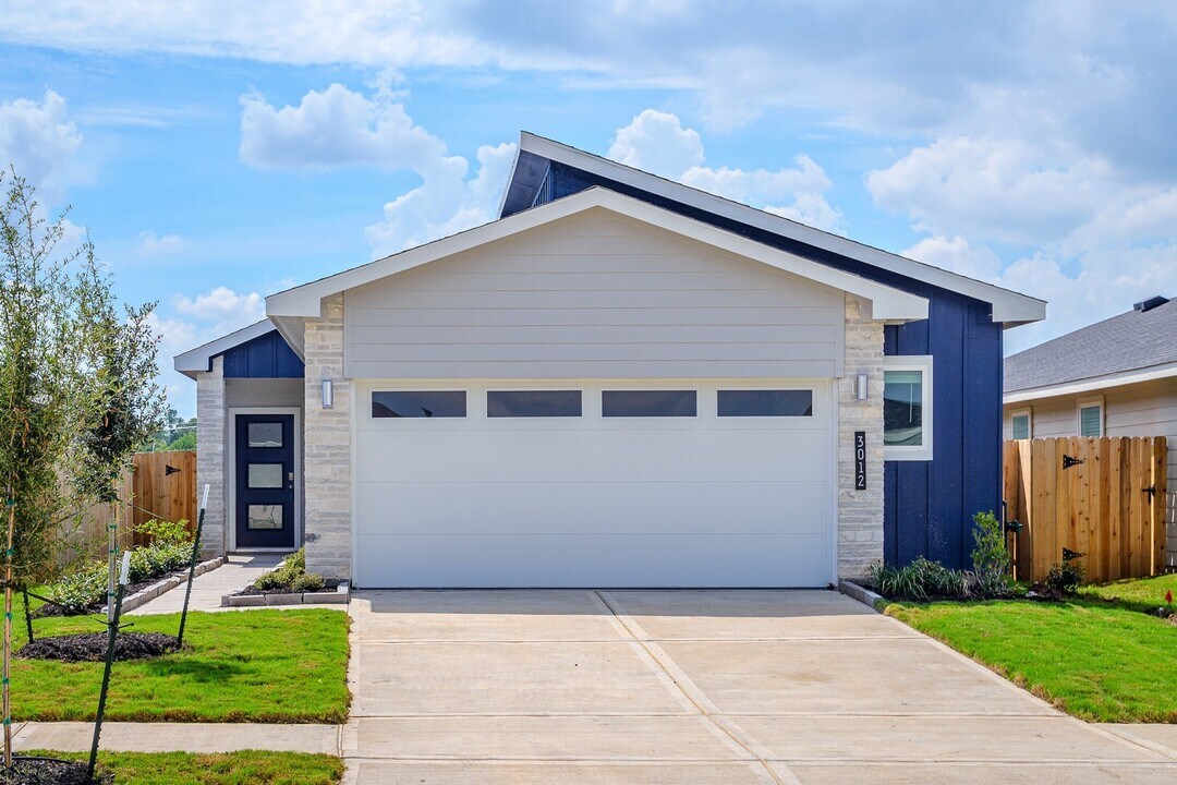 3012 Gunnersbury Dr in Houston, TX - Building Photo