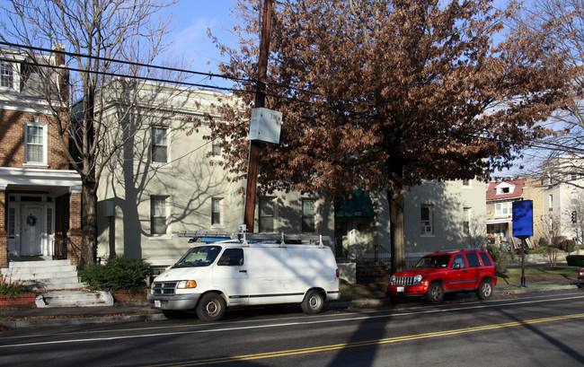 4222 14th St NW in Washington, DC - Foto de edificio - Building Photo