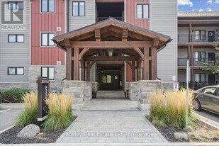 11 Beckwith Ln in Blue Mountains, ON - Building Photo