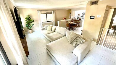 134 Wimbledon Lake Dr, Unit 134 in Plantation, FL - Building Photo - Building Photo