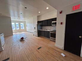 2823 W Girard Ave in Philadelphia, PA - Building Photo