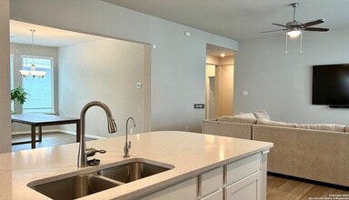 12927 Irvin Path in San Antonio, TX - Foto de edificio - Building Photo
