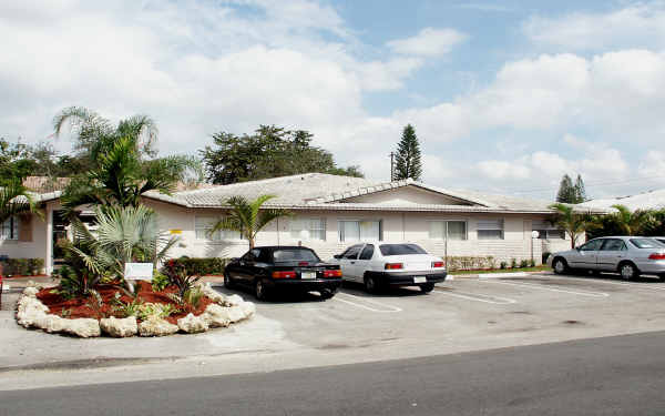 8601 NW 35th St in Coral Springs, FL - Building Photo - Building Photo