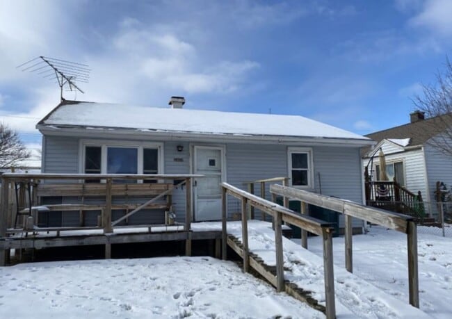 property at 2407 S Mulberry St
