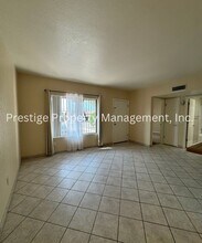2744 S Oakenshield Way in Tucson, AZ - Building Photo - Building Photo