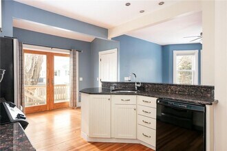 5 Cummings Rd in Newport, RI - Building Photo - Building Photo