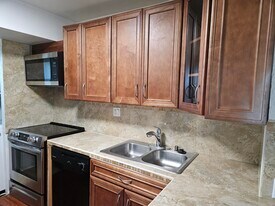 8000 S Colony Cir in Tamarac, FL - Building Photo