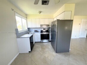 2430 NW 116th Terrace in Coral Springs, FL - Building Photo - Building Photo