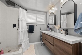 5168 Tipton St in San Diego, CA - Building Photo - Building Photo