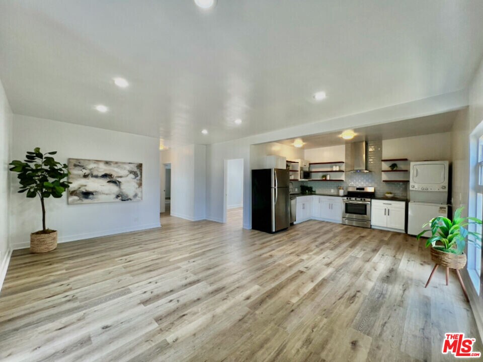 1217 N Virgil Ave in Los Angeles, CA - Building Photo