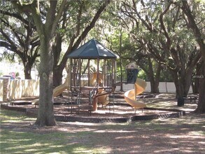 2488 Lake Woodberry Cir in Brandon, FL - Foto de edificio - Building Photo