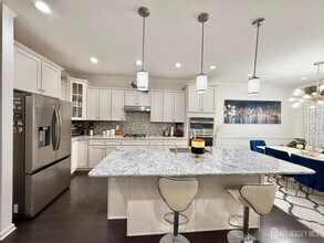 39 Periwinkle Dr in Monroe Township, NJ - Building Photo - Building Photo