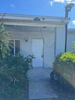 920 N Haverhill Rd in Haverhill, FL - Building Photo