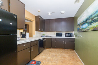 Willow Run Apartments in Carmichael, CA - Foto de edificio - Interior Photo