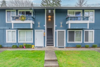 Parkwood Terrace in Bremerton, WA - Building Photo - Building Photo