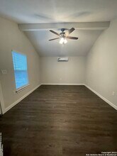 1815 Santa Barbara St in San Antonio, TX - Building Photo - Building Photo