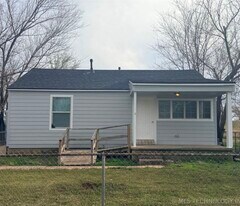 5318 W 12th St in Tulsa, OK - Building Photo