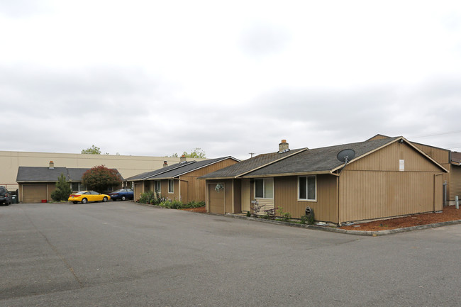 21st Court Homes in Hillsboro, OR - Building Photo - Building Photo