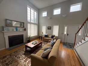 99 Main St in Stonington, CT - Building Photo - Building Photo