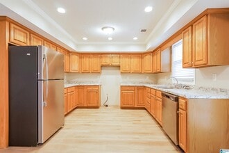 101 Red Oak Dr in Alabaster, AL - Building Photo - Building Photo