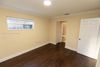 3173 Day Ave in Miami, FL - Building Photo - Building Photo