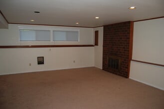 13310 NE 74th St in Redmond, WA - Foto de edificio - Building Photo