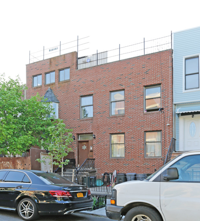 280 Eldert St in Brooklyn, NY - Foto de edificio - Building Photo