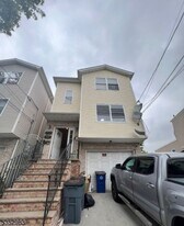 23 Vanderpool St in Newark, NJ - Building Photo