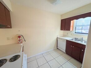 1858 Sylvan Ct in Tallahassee, FL - Building Photo - Building Photo