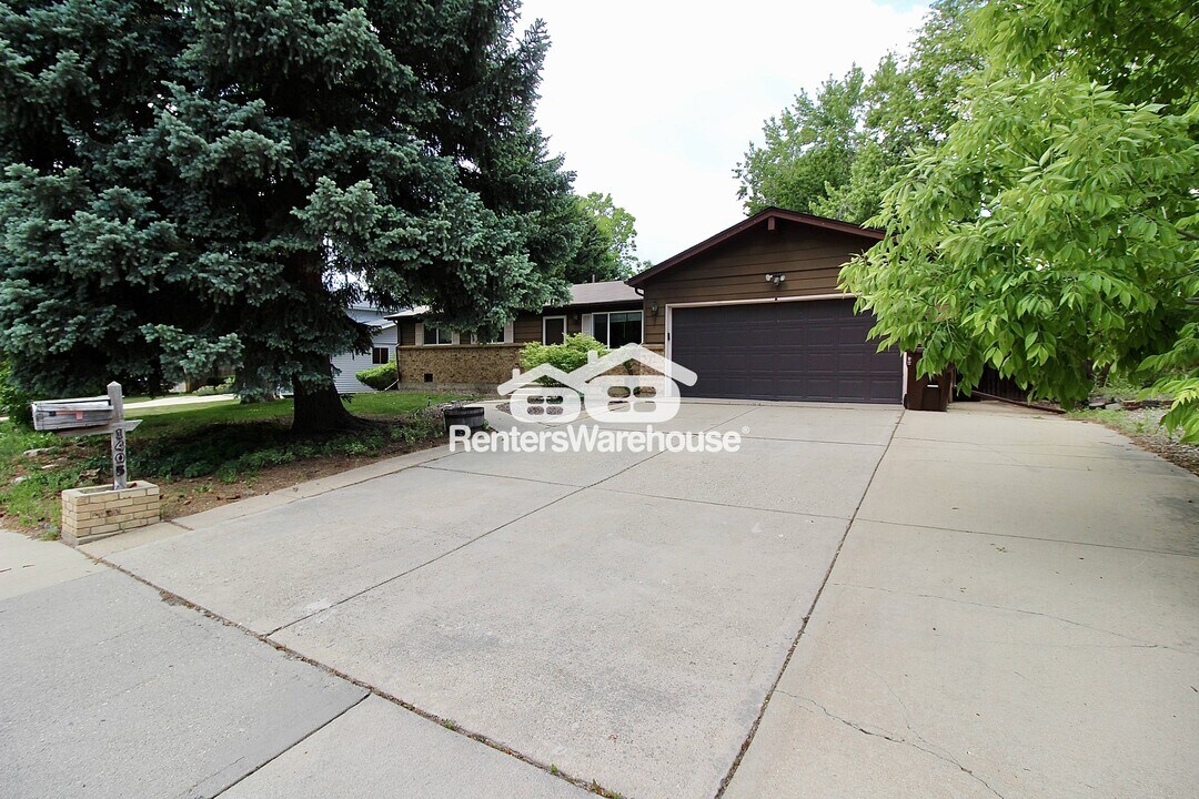 1405 Abilene Dr in Broomfield, CO - Building Photo