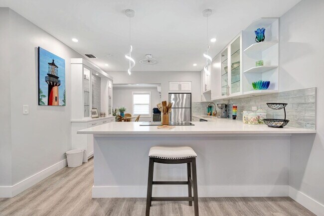 1125 Stillwater Dr in Jupiter, FL - Building Photo - Building Photo