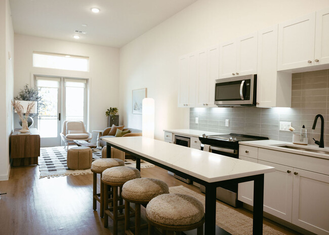 Oakhouse in Dallas, TX - Building Photo - Building Photo