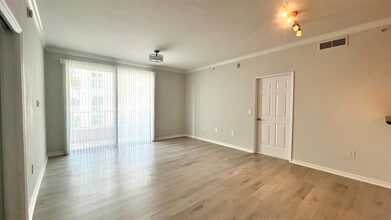 806 E Windward Way in Lantana, FL - Building Photo - Building Photo