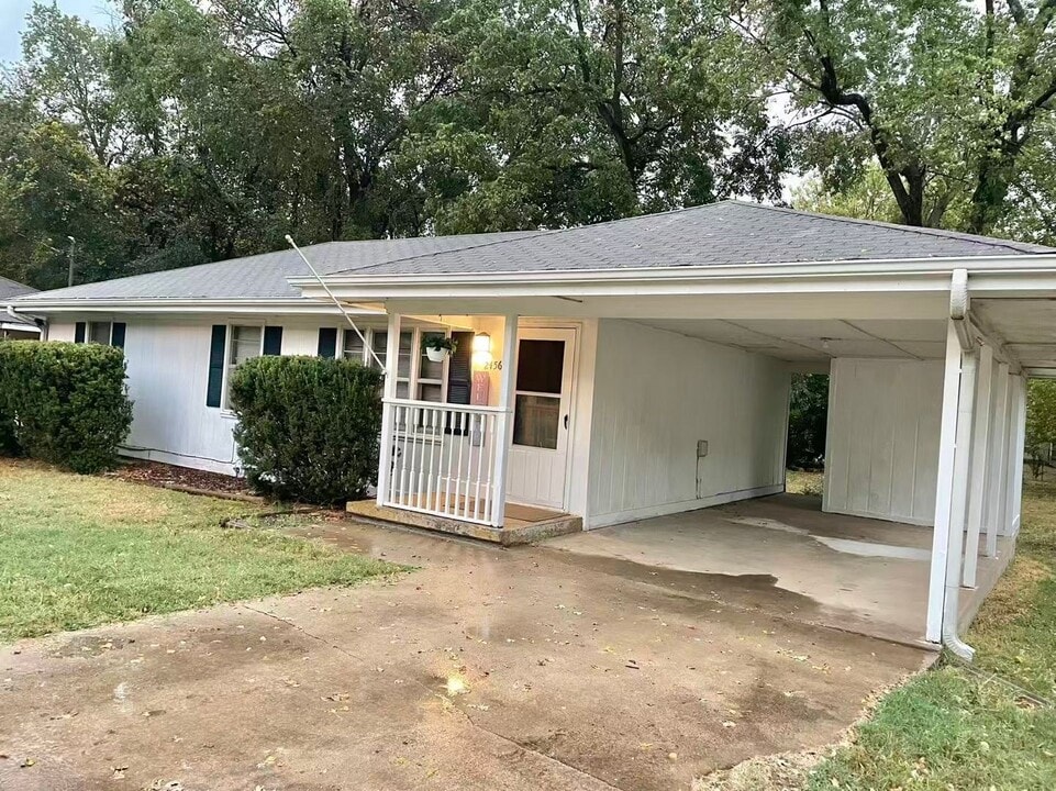 2456 N Prospect Ave in Springfield, MO - Building Photo