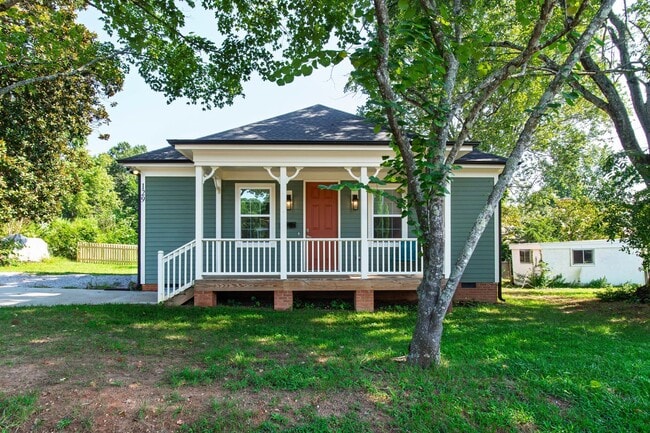 property at 129 E Chestnut Ave