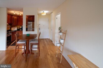 1225 Martha Custis Dr, Unit 502 in Alexandria, VA - Building Photo - Building Photo