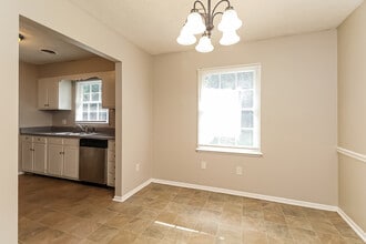 207 Osmond Dr in Taylors, SC - Building Photo - Building Photo