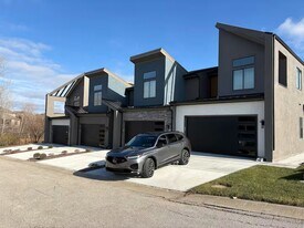 22114 W 116th Terrace in Olathe, KS - Building Photo