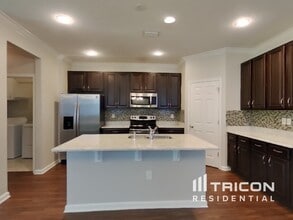 11794 Parker Lakes Drive in Jacksonville, FL - Building Photo - Building Photo