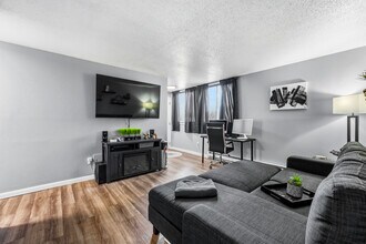 810 Benton Dr in Iowa City, IA - Building Photo - Building Photo