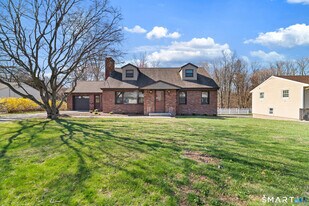 141 Colony Ave in Trumbull, CT - Building Photo