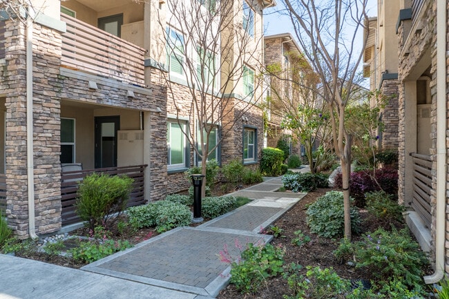 Solaire in Sunnyvale, CA - Building Photo - Building Photo