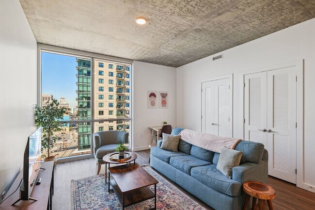 222 E Jefferson St in Phoenix, AZ - Building Photo - Building Photo