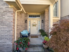 39217 Geneva Dr in Farmington Hills, MI - Building Photo - Building Photo