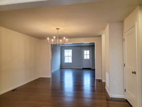 2133 S Autumn Chase Dr in Mechanicsburg, PA - Building Photo - Building Photo