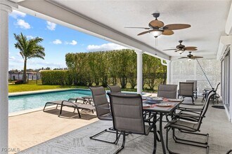 252 Bayshore Dr in Cape Coral, FL - Building Photo - Building Photo