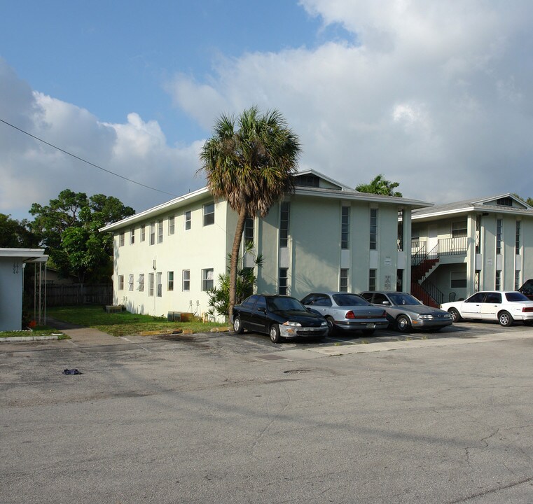 1612-1616 SW 11th St in Fort Lauderdale, FL - Building Photo